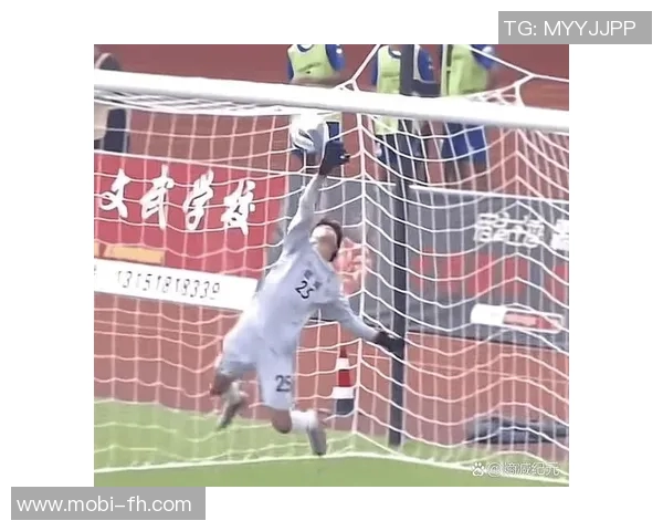 奥特强调换防策略对坎宁安施压三分球失准助力球队取胜