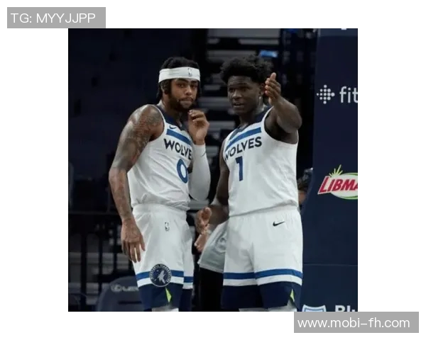 文班与爱德华兹身高对比引热议网友调侃天赋真是让人无奈